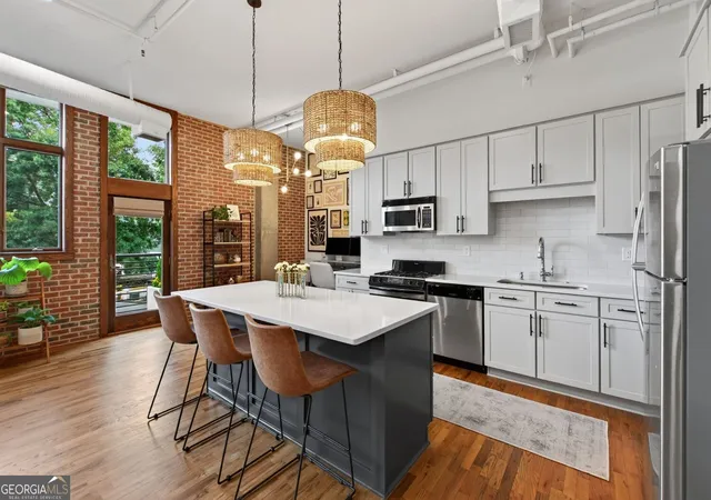 Listing Photo 4 - Condo for sale in building located at 640 Gln Iris Dr Ne, Atlanta, GA 30308 - Unit #312