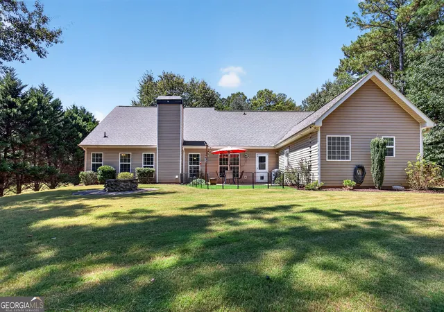 Photo 3 of Sale Pending at 32 Meadows Crk Ln, Senoia, GA 30276 | MLS# 10846332 | Listing updated on 2026-10-06