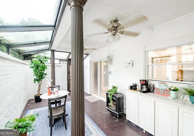 Listing Photo 2 - Condo for sale in building located at 5400 Roswell Rd, Atlanta, GA 30342 - Unit #D4