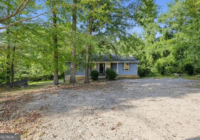 Photo 3 of Single family home for sale at 7694 Rockbridge Rd, Lithonia, GA 30058 | MLS# 10847374 | Listing updated on 2026-09-18