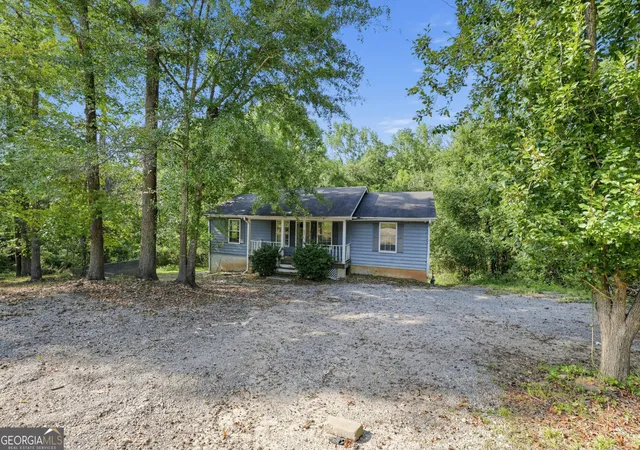 Photo 4 of Single family home for sale at 7694 Rockbridge Rd, Lithonia, GA 30058 | MLS# 10847374 | Listing updated on 2026-09-18