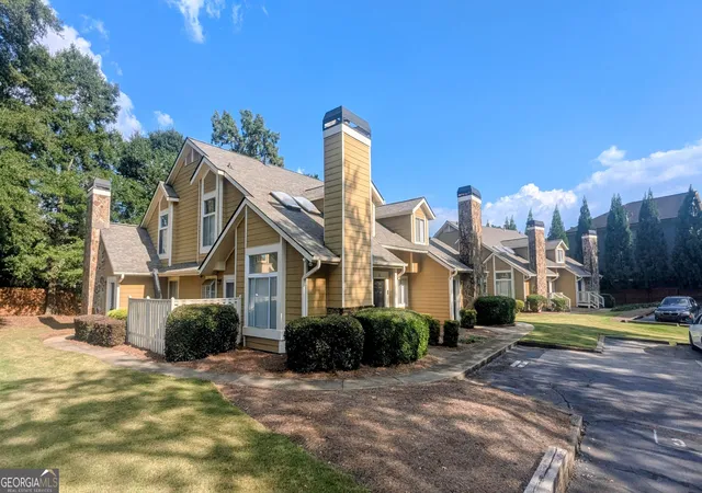 Photo 3 of Multi family home for sale at 2665 Windy Hl Pl Se, Smyrna, GA 30080 | MLS# 10847352 | Listing updated on 2026-09-30