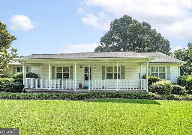 Photo 1 of Single family home for sale at 425 Kelly Rd, Mcdonough, GA 30253 | MLS# 10840924 | Listing updated on 2026-09-19