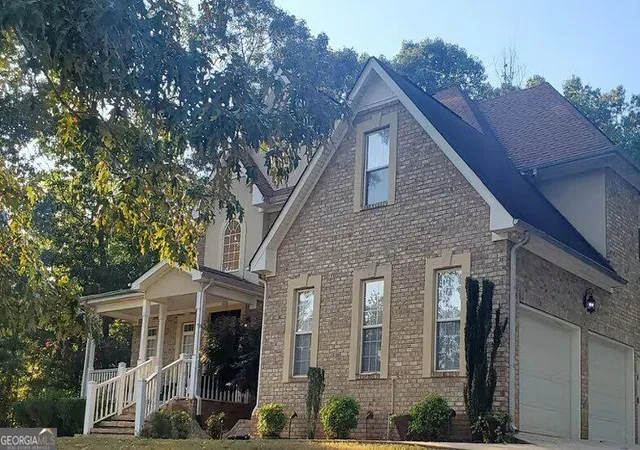 Photo 3 of Single family home for sale at 6640 Ashebrooke Dr, Douglasville, GA 30135 | MLS# 10843405 | Listing updated on 2026-09-19