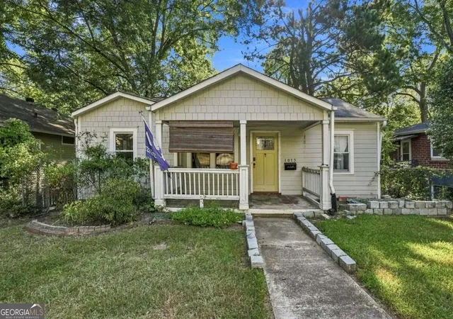 Photo 1 of Sale Pending at 1075 Center St W, Atlanta, GA 30318 | MLS# 10839589 | Listing updated on 2026-09-14