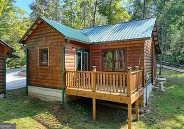 Photo 3 of Single family home for sale at 305 Whispering Hills Rd, Murphy, NC 28906 | MLS# 10840386 | Listing updated on 2026-09-18