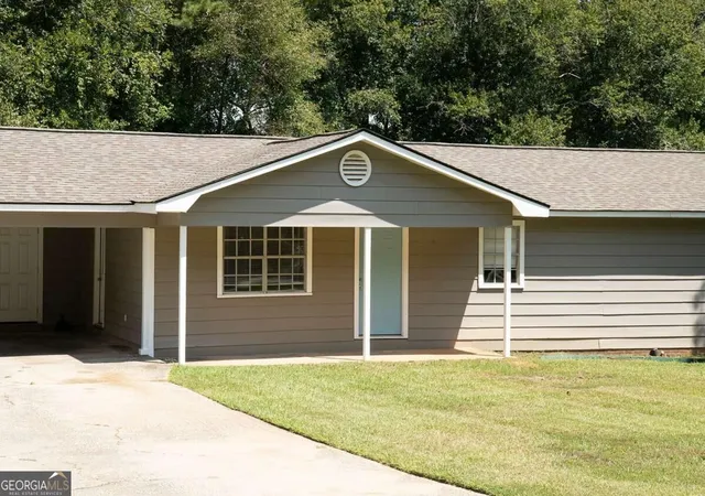 Photo 2 of Single family home for sale at 20 Woodland Dr, Carrollton, GA 30117 | MLS# 10845501 | Listing updated on 2026-09-28