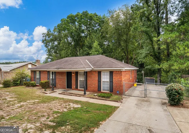 Photo 2 of Single family home for sale at 5453 Cranston Dr, Columbus, GA 31907 | MLS# 10848506 | Listing updated on 2026-09-18