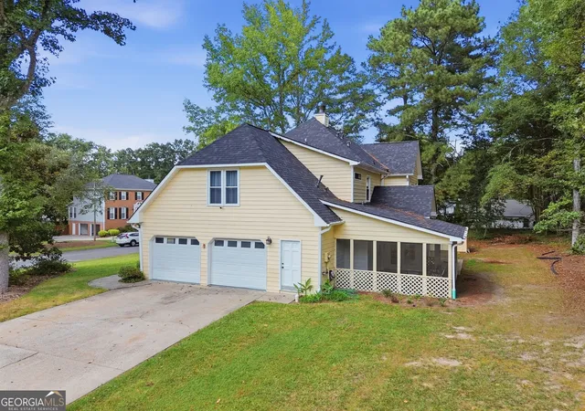 Photo 3 of Single family home for sale at 2730 Wynford Ave SW, Marietta, GA 30064 | MLS# 10853246 | Listing updated on 2026-10-10