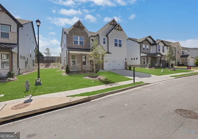 Photo 4 of Single family home for sale at 4172 Adler Cir, Buford, GA 30519 | MLS# 10804354 | Listing updated on 2026-09-19