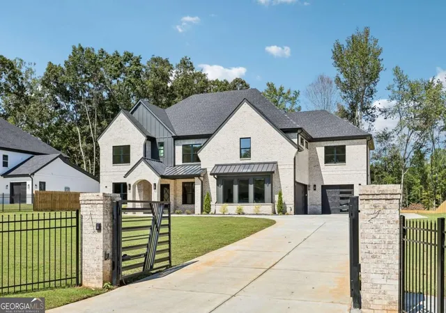 Photo 1 of Single family home for sale at 4746 Braselton Hwy, Hoschton, GA 30548 | MLS# 10852717 | Listing updated on 2026-10-08