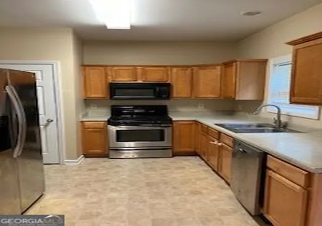 Photo 4 of Single family home for sale at 516 Anglewood Tr, Stockbridge, GA 30281 | MLS# 10841245 | Listing updated on 2026-09-21