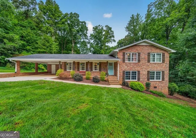Photo 1 of Single family home for sale at 106 St James Ct, Athens, GA 30606 | MLS# 10852051 | Listing updated on 2026-10-05
