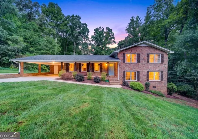 Photo 2 of Single family home for sale at 106 St James Ct, Athens, GA 30606 | MLS# 10852051 | Listing updated on 2026-10-05