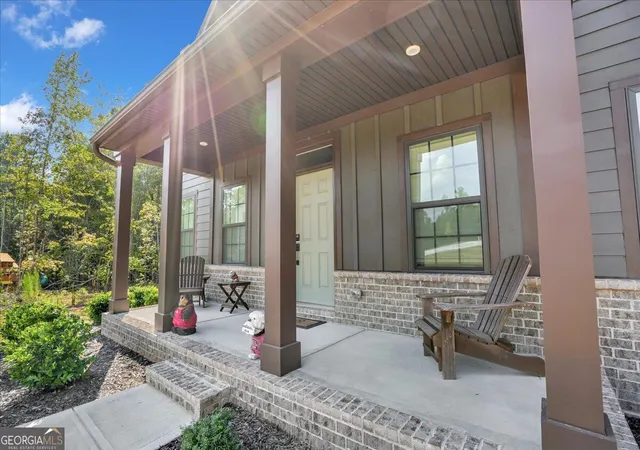 Photo 3 of Single family home for sale at 125 Longwood Dr, Fayetteville, GA 30215 | MLS# 10842587 | Listing updated on 2026-10-09