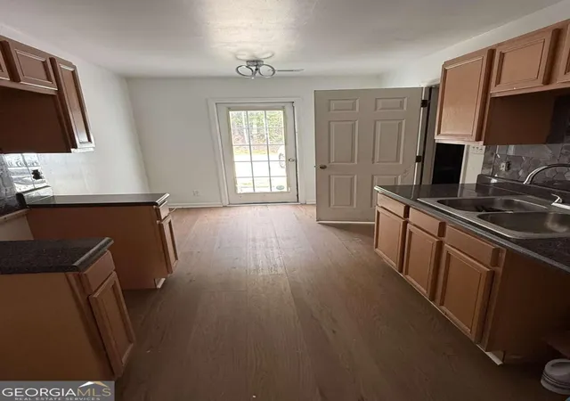 Photo 5 of Townhouse for sale at 7280 Oakley Ct #67, Union City, GA 30291 | MLS# 10843895 | Listing updated on 2026-09-11