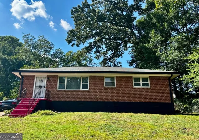 Photo 1 of Single family home for sale at 2183 Springdale Cir Sw, Atlanta, GA 30315 | MLS# 10845872 | Listing updated on 2026-09-28