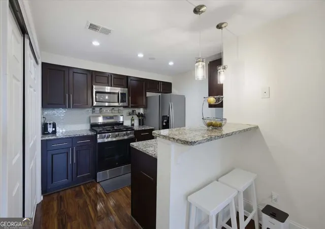 Listing Photo 1 - Condo for sale in building located at 1366 Kys Lake Dr NE, Brookhaven, GA 30319