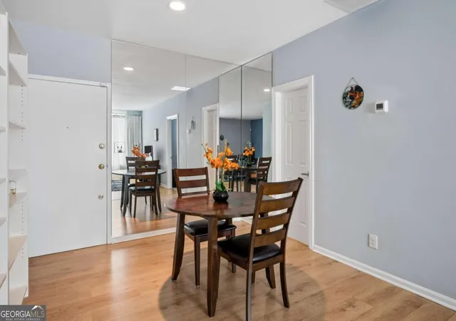 Listing Photo 4 - Condo for sale in building located at 1421 Peachtree St Ne, Atlanta, GA 30309 - Unit #304