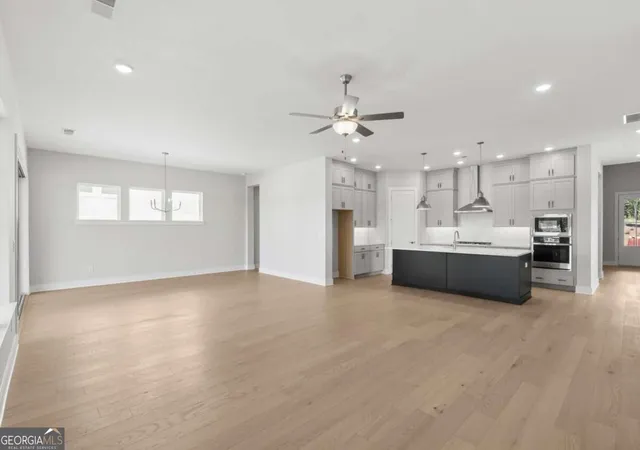 Photo 4 of Single family home for sale at 1395 Autumn Lake Dr SW, Gainesville, GA 30504 | MLS# 10842613 | Listing updated on 2026-09-23