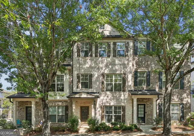 Townhouse for sale at 1560 Baygreen Rd, Suwanee, GA 30024 | MLS# 10843386
