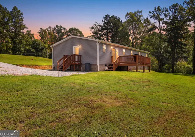 Photo 2 of Manufactured home for sale at 194 Montego Bay Trl, Clarkesville, GA 30523 | MLS# 10847457 | Listing updated on 2026-09-30