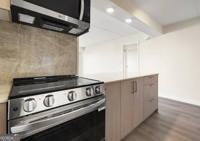 Photo 4 of Condo for sale at 2460 Peachtree Rd NE #608, Atlanta, GA 30305 | MLS# 10838984 | Listing updated on 2026-09-14