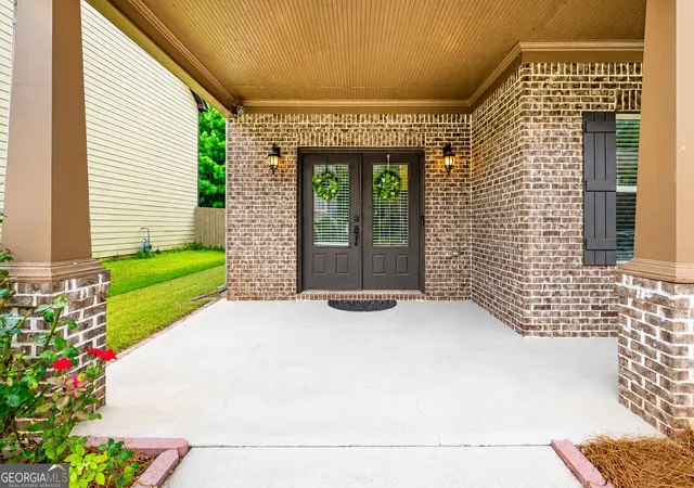 Photo 3 of Single family home for sale at 5543 Leaf Ridge Ln, Buford, GA 30518 | MLS# 10843495 | Listing updated on 2026-09-24