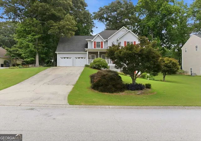 Photo 3 of Single family home for sale at 172 Glenn Eagles Way, Hiram, GA 30141 | MLS# 10846635 | Listing updated on 2026-09-30