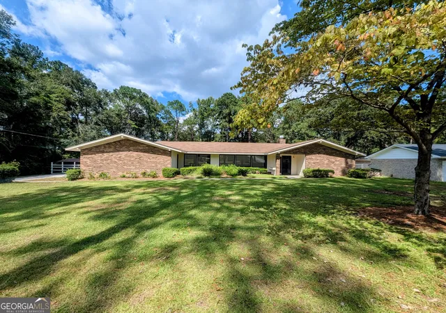 Photo 2 of Single family home for sale at 25 Golf Club Cir, Statesboro, GA 30458 | MLS# 10771516 | Listing updated on 2026-09-24