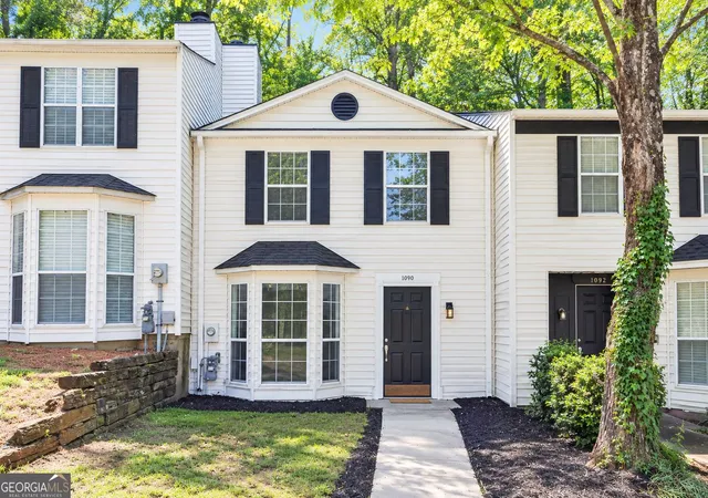 Photo 1 of Townhouse for sale at 1090 Huntington Tr Se, Smyrna, GA 30082 | MLS# 10849919 | Listing updated on 2026-10-05