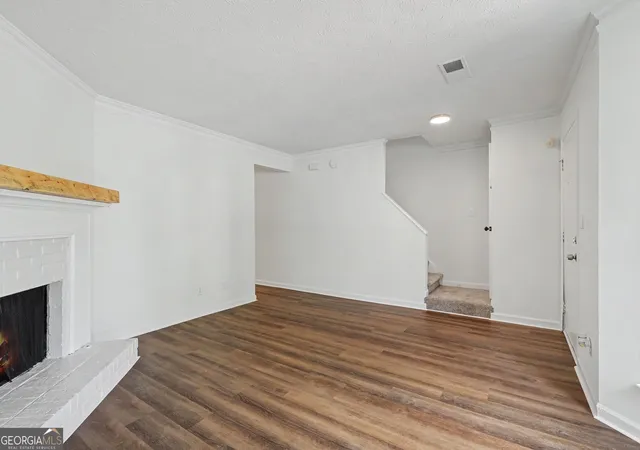 Photo 3 of Townhouse for sale at 1090 Huntington Tr SE, Smyrna, GA 30082 | MLS# 10849919 | Listing updated on 2026-10-05