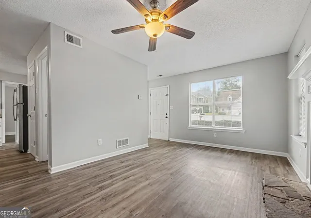 Photo 4 of Single family home for sale at 3618 Janna Ln Sw, Marietta, GA 30008 | MLS# 10824421 | Listing updated on 2026-10-08