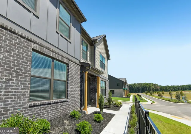Photo 3 of Townhouse for sale at 259 Barracks Way #876, Hoschton, GA 30548 | MLS# 10852516 | Listing updated on 2026-10-08