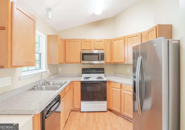 Photo 3 of Townhouse for sale at 209 Cottonwood Crk Cir, Canton, GA 30114 | MLS# 10846900 | Listing updated on 2026-09-16