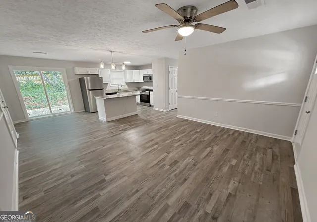 Photo 3 of Single family home for sale at 675 Lakeridge Dr, Conyers, GA 30094 | MLS# 10851831 | Listing updated on 2026-10-07