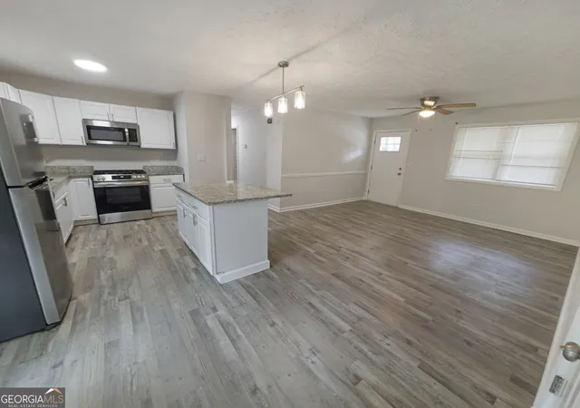 Photo 4 of Single family home for sale at 675 Lakeridge Dr, Conyers, GA 30094 | MLS# 10851831 | Listing updated on 2026-10-07