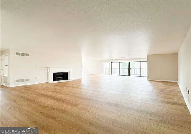 Photo 3 of Condo for sale at 4113 Pine Hts Dr Ne, Atlanta, GA 30324 | MLS# 10840655 | Listing updated on 2026-09-18