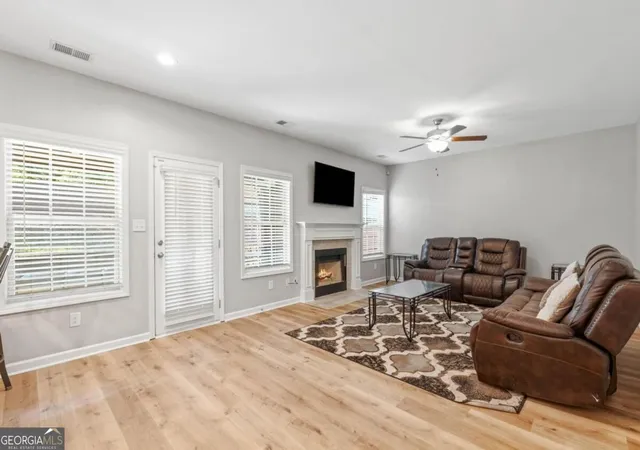 Photo 3 of Single family home for sale at 7 Doolittle Ct, Newnan, GA 30265 | MLS# 10853176 | Listing updated on 2026-10-09