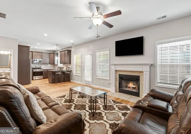 Photo 4 of Single family home for sale at 7 Doolittle Ct, Newnan, GA 30265 | MLS# 10853176 | Listing updated on 2026-10-09