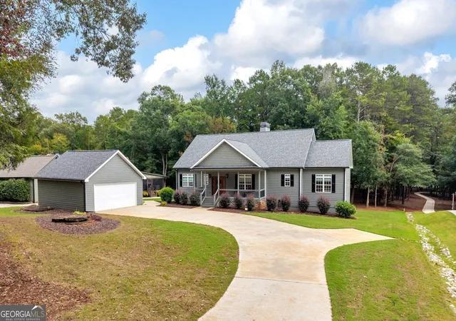 Photo 1 of Single family home for sale at 2716 Holcomb Dr, Martin, GA 30557 | MLS# 10853272 | Listing updated on 2026-09-28