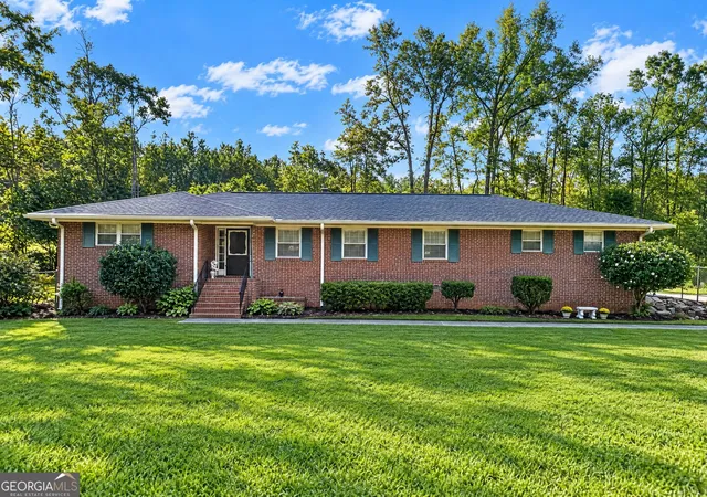 Photo 1 of Single family home for sale at 6204 Davis Rd, Macon, GA 31217 | MLS# 10879916 | Listing updated on 2026-10-29