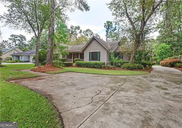 Photo 2 of Sale Pending at 123 Rose Dhu Rd, Savannah, GA 31419 | MLS# 10850431 | Listing updated on 2026-09-21