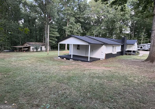 Photo 3 of Sale Pending at 326 Eichelberger Dr, Lagrange, GA 30241 | MLS# 10850126 | Listing updated on 2026-10-04