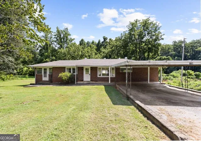 Photo 1 of Single family home for sale at 728 Bell Crk Rd, Hiawassee, GA 30546 | MLS# 10843437 | Listing updated on 2026-09-14