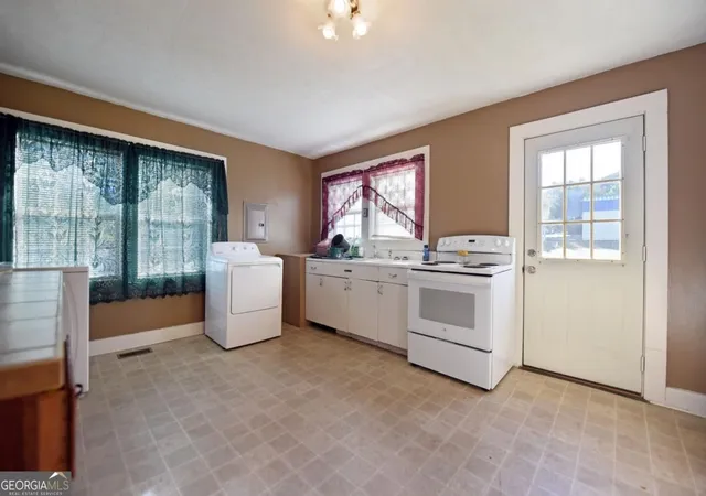 Photo 4 of Single family home for sale at 34 Kimsey St, Blairsville, GA 30512 | MLS# 10879874 | Listing updated on 2026-10-27