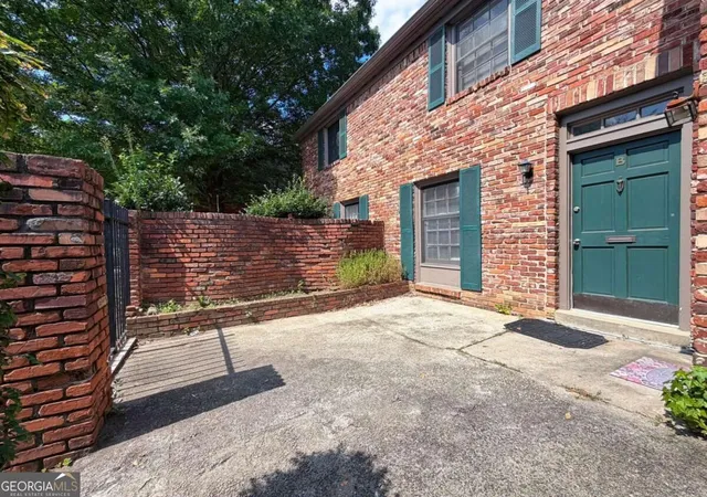 Photo 2 of Condo for sale at 3079 Colonial Way #B, Atlanta, GA 30341 | MLS# 10840519 | Listing updated on 2026-09-18