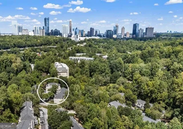 Listing Photo 2 - Condo for sale in building located at 18 Normandy Ct NE, Atlanta, GA 30324