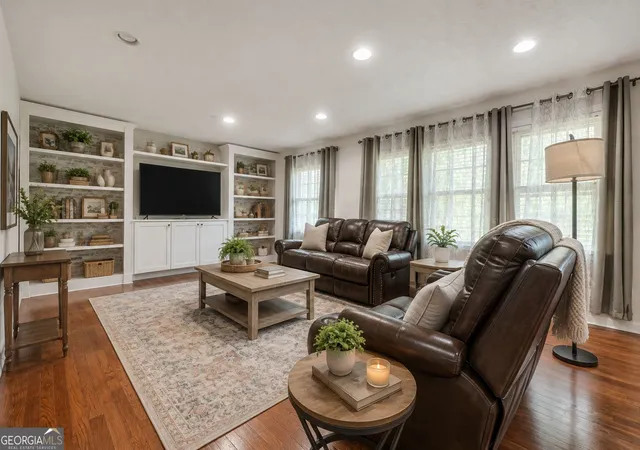 Photo 2 of Single family home for sale at 105 Pine St, Barnesville, GA 30204 | MLS# 10846921 | Listing updated on 2026-10-05
