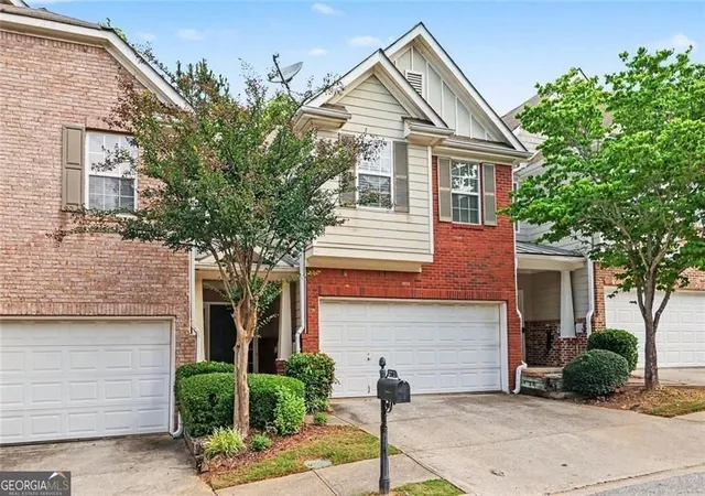 Photo 2 of Townhouse for sale at 372 Creek Manor, Suwanee, GA 30024 | MLS# 10778745 | Listing updated on 2026-09-18